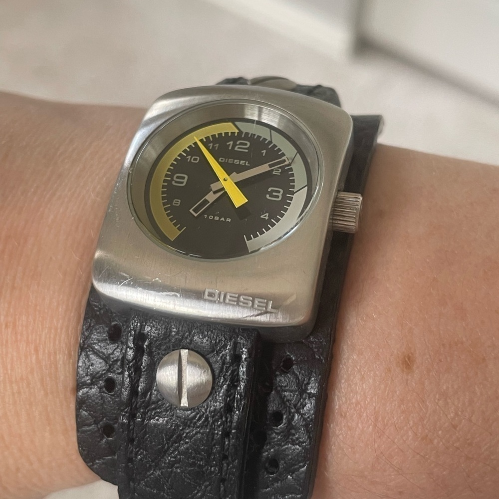 SOLD!!! DIESEL Vintage Cuff Watch - Picture 3 of 8